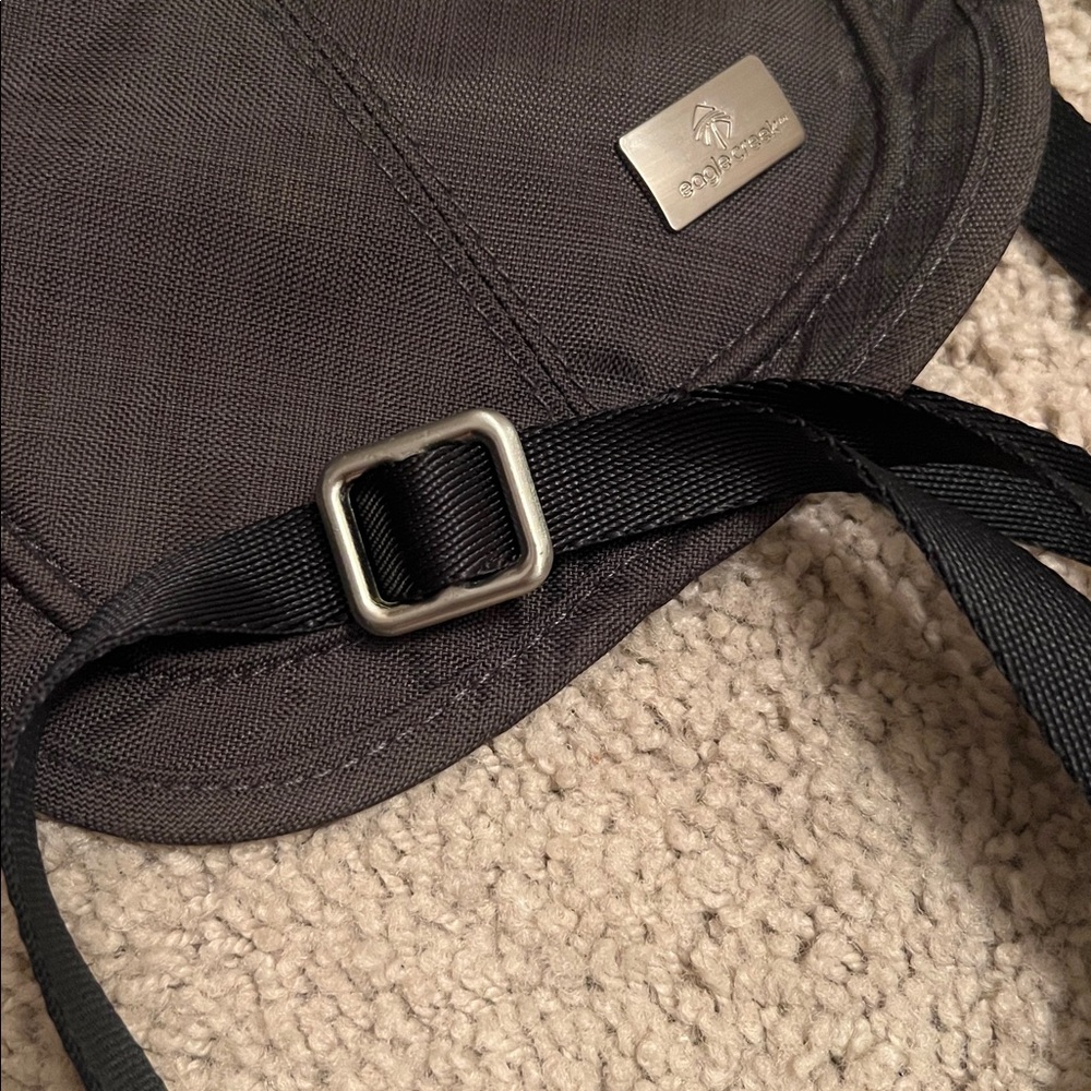 Eagle Creek Crossbody adjustable strap - Picture 8 of 8